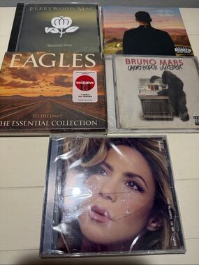 Mixed CD Lot — Fleetwood Mac, Eagles, Bruno Mars, Justin Timberlake, Shakira